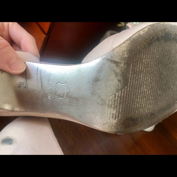 Browns bow rhinestone heels - Picture 4 of 8